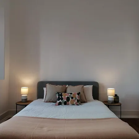 Stunning With Yard In Alfama