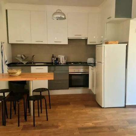 Stunning With Yard In Alfama Apartman *