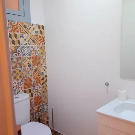 Apartman Stunning With Yard In Alfama